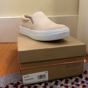 Steve Madden Gills - women’s size 7